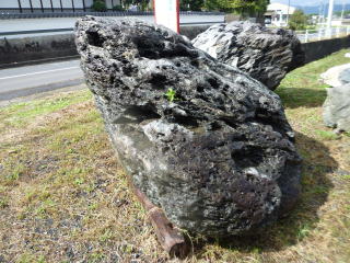佐治石 3.7キロ 佐治川石 鑑賞石 石 盆石 水石 置物 オブジェ